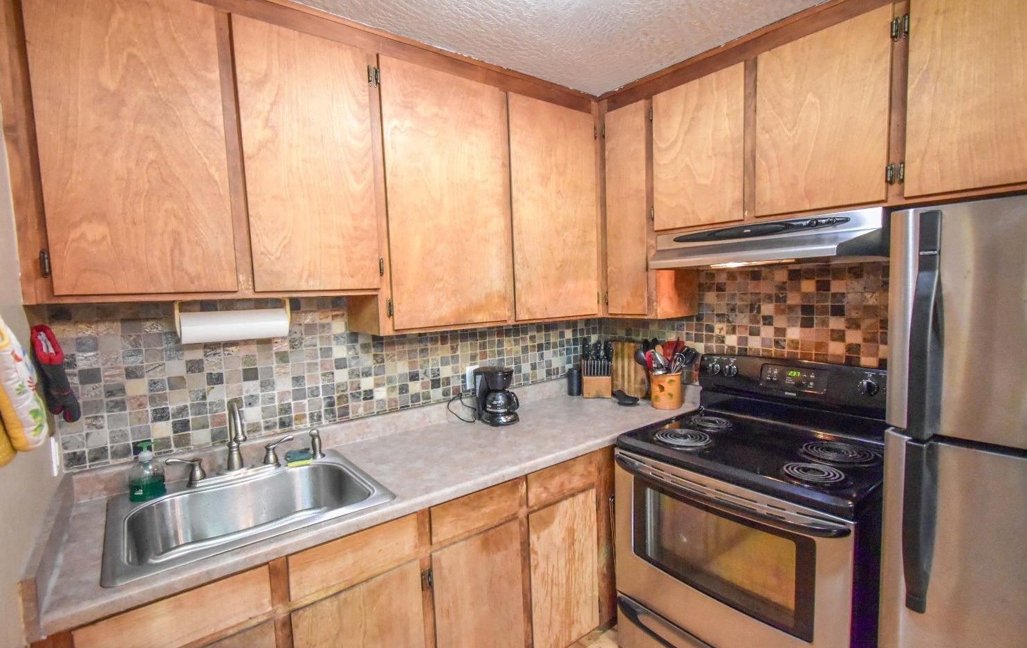 22128 Feather River Dr, Sonora CA  95370-9118 exterior