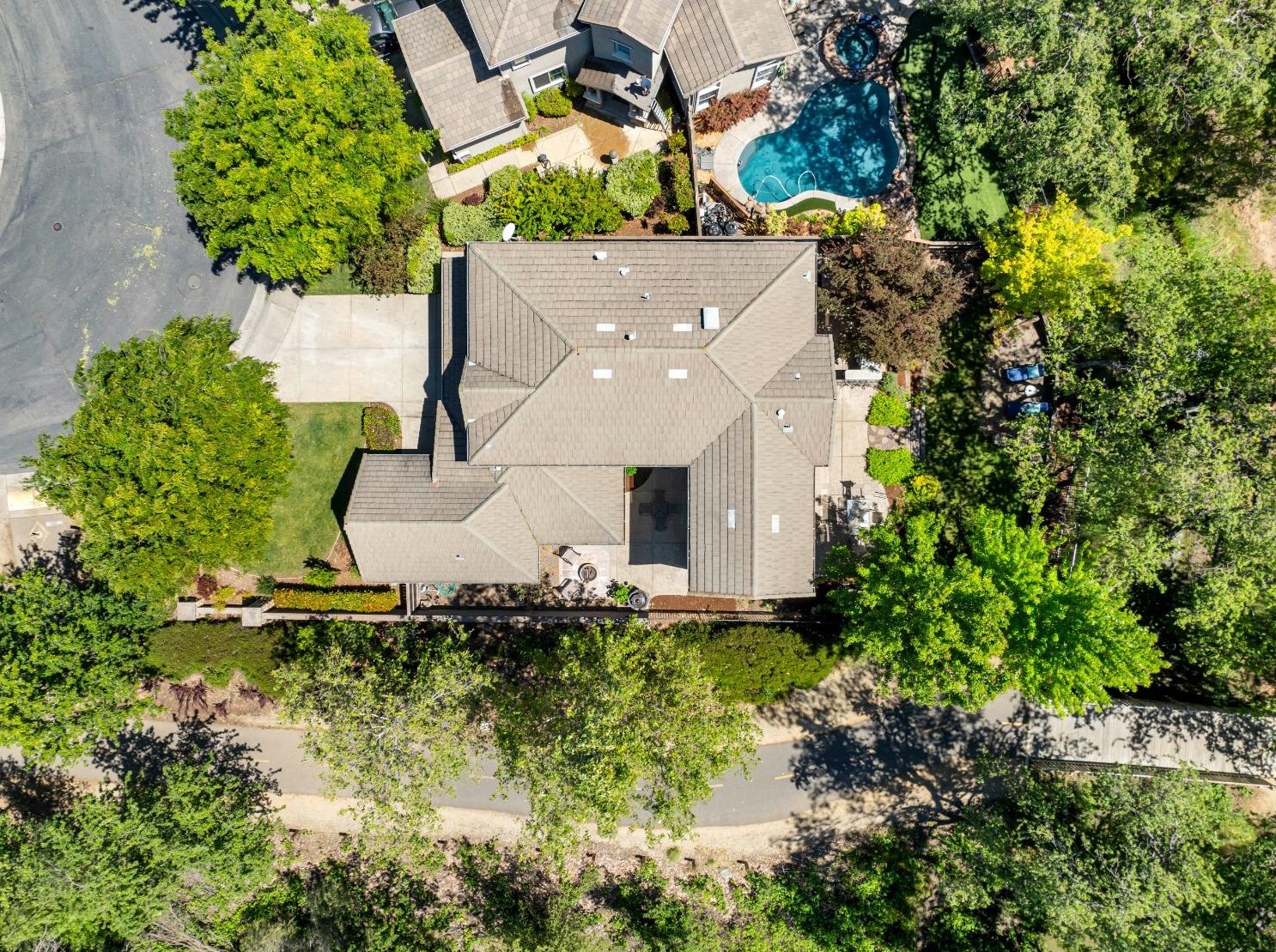 989 Smith Way, Folsom CA 95630-7338 exterior