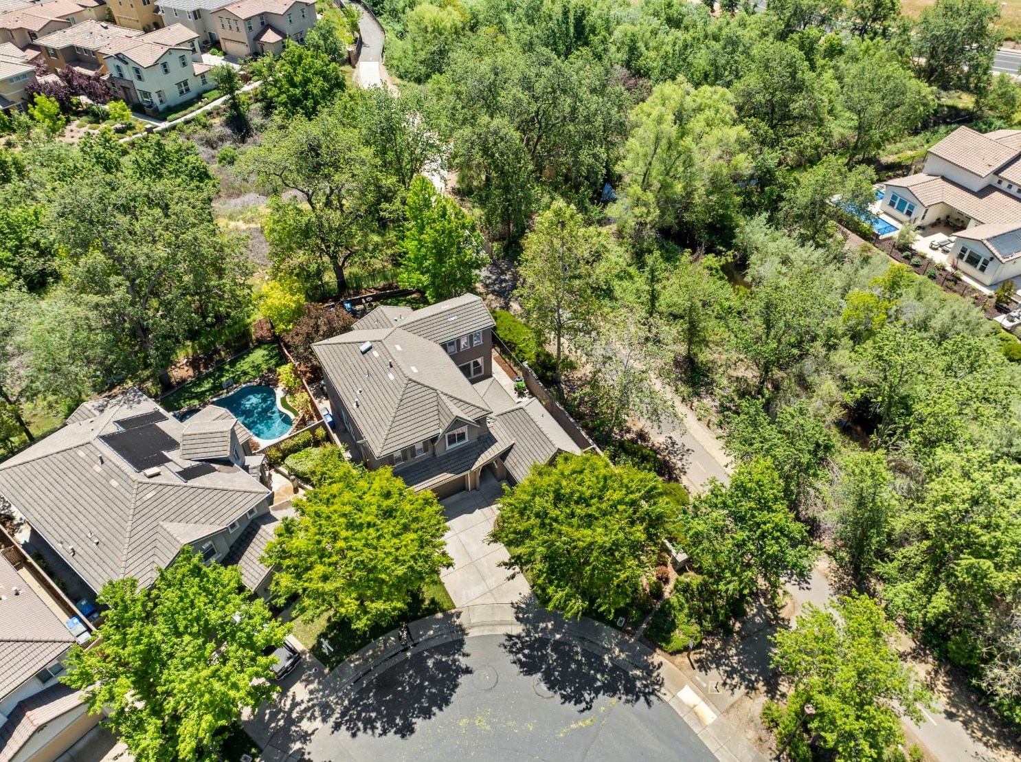 989 Smith Way, Folsom CA 95630-7338 exterior