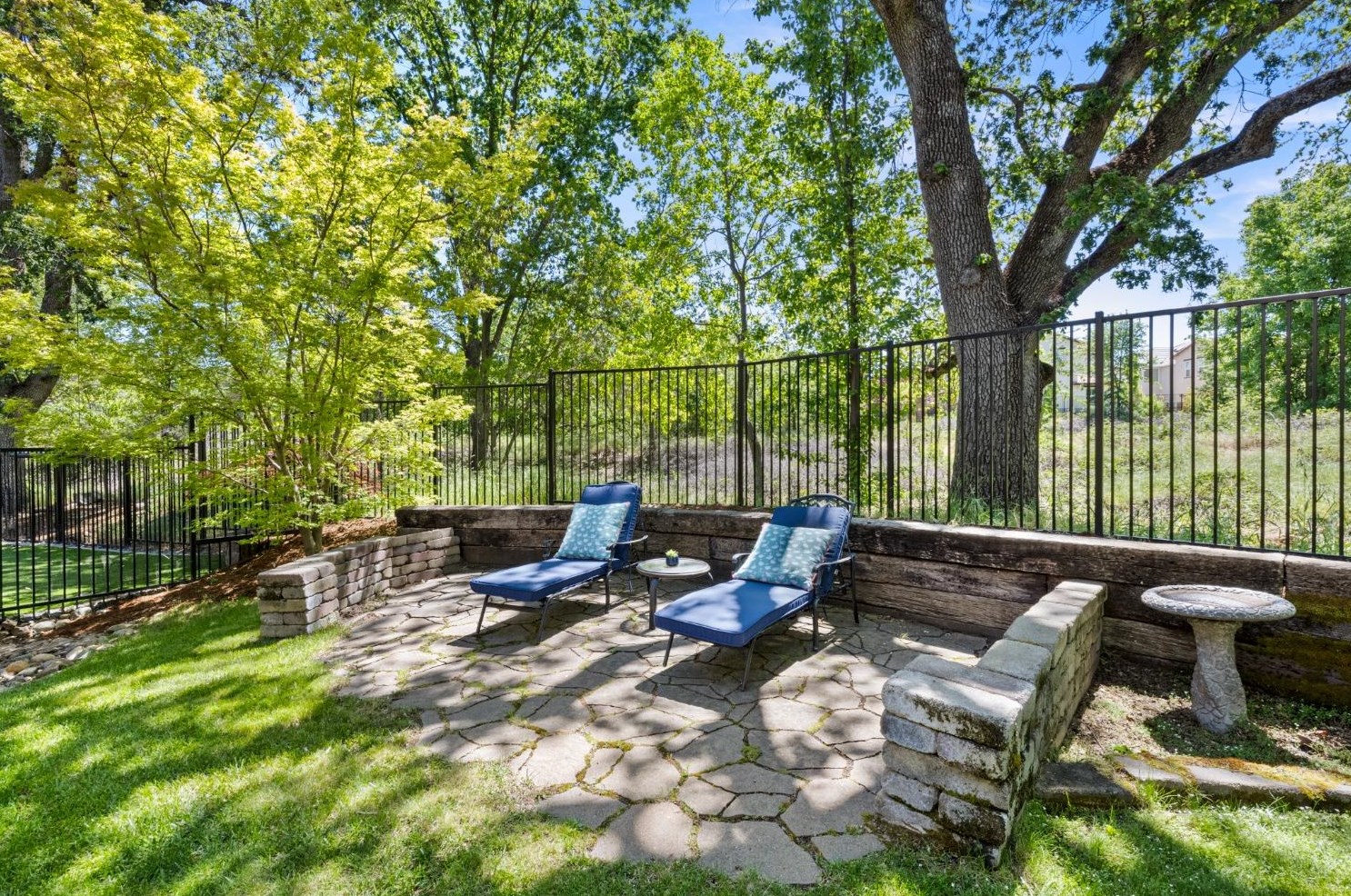 989 Smith Way, Folsom CA 95630-7338 exterior