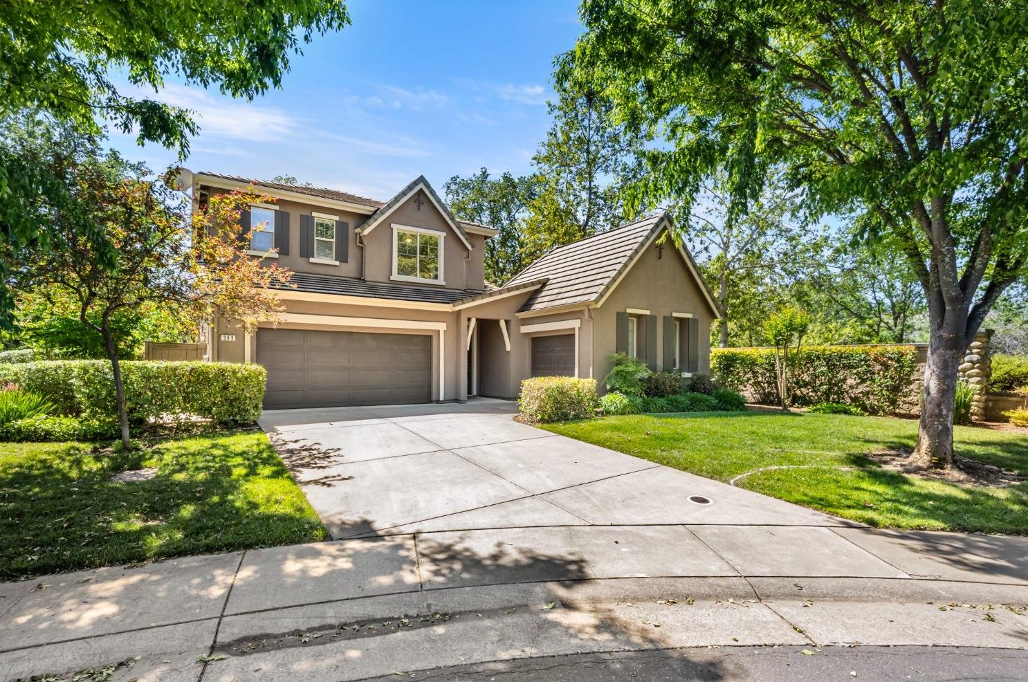 989 Smith Way, Folsom CA 95630-7338 exterior