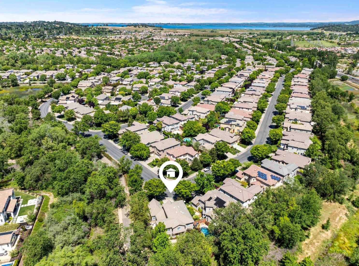 989 Smith Way, Folsom CA 95630-7338 exterior