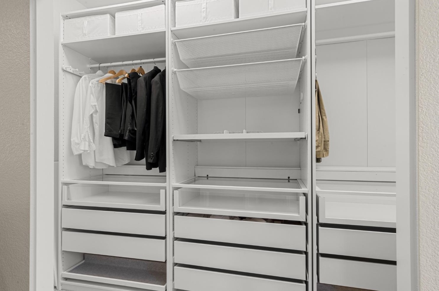 989 Smith Way, Folsom CA 95630-7338 exterior