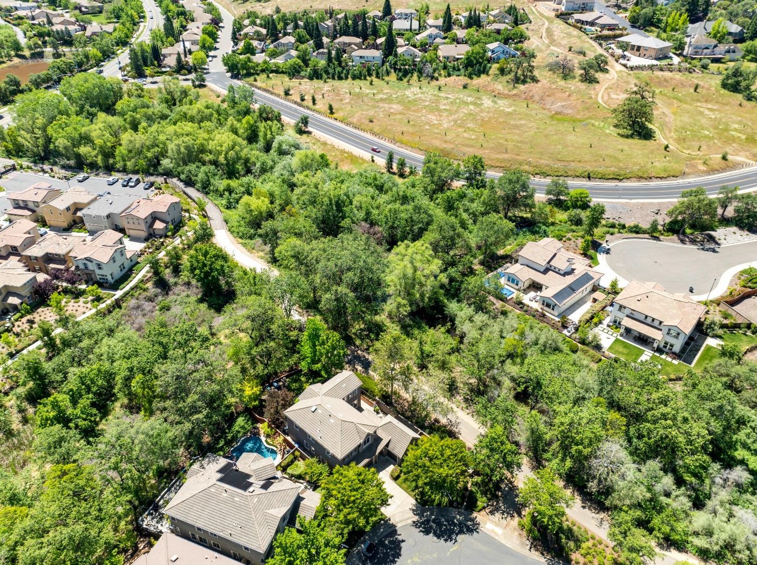 989 Smith Way, Folsom CA 95630-7338 exterior