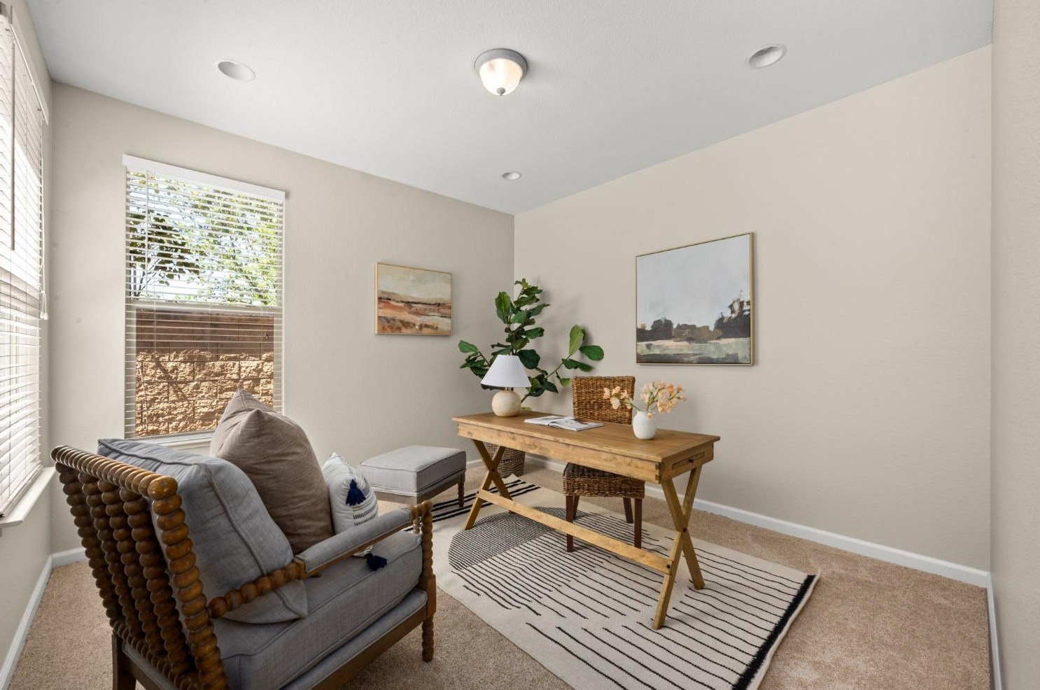 989 Smith Way, Folsom CA 95630-7338 exterior