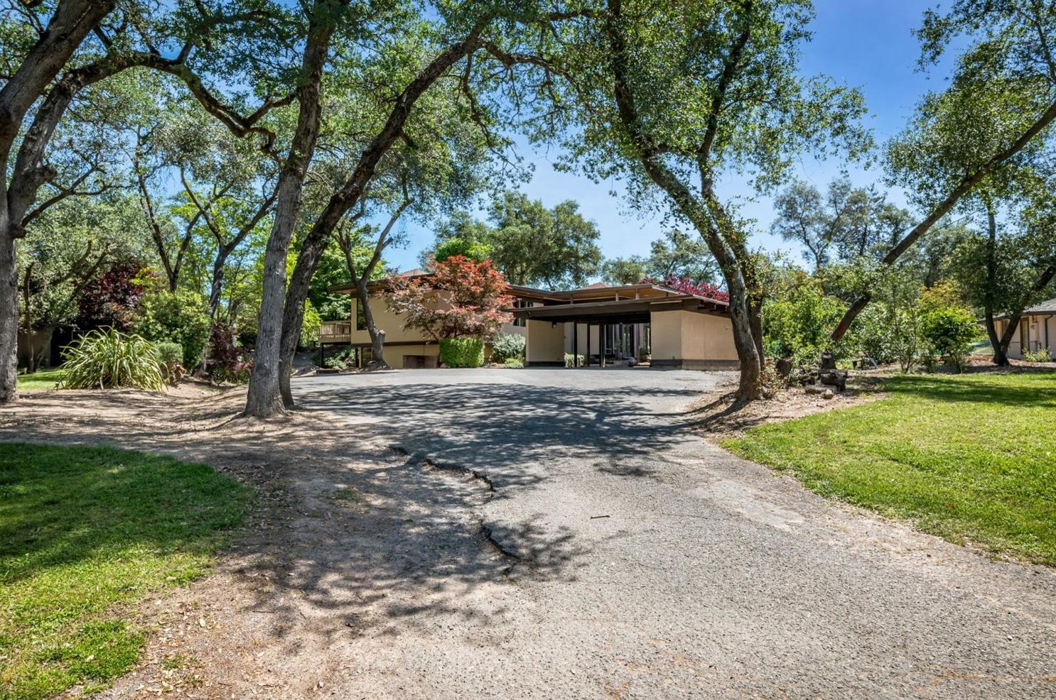 7375 Morningside Dr, Roseville CA 95746-8158 exterior