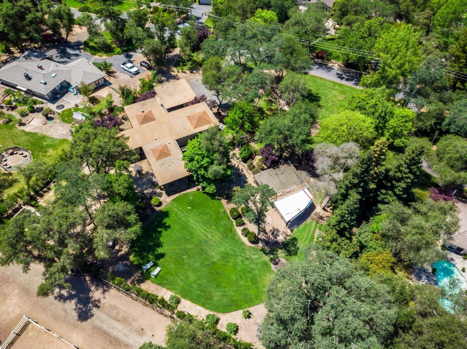 7375 Morningside Dr, Roseville CA 95746-8158 exterior