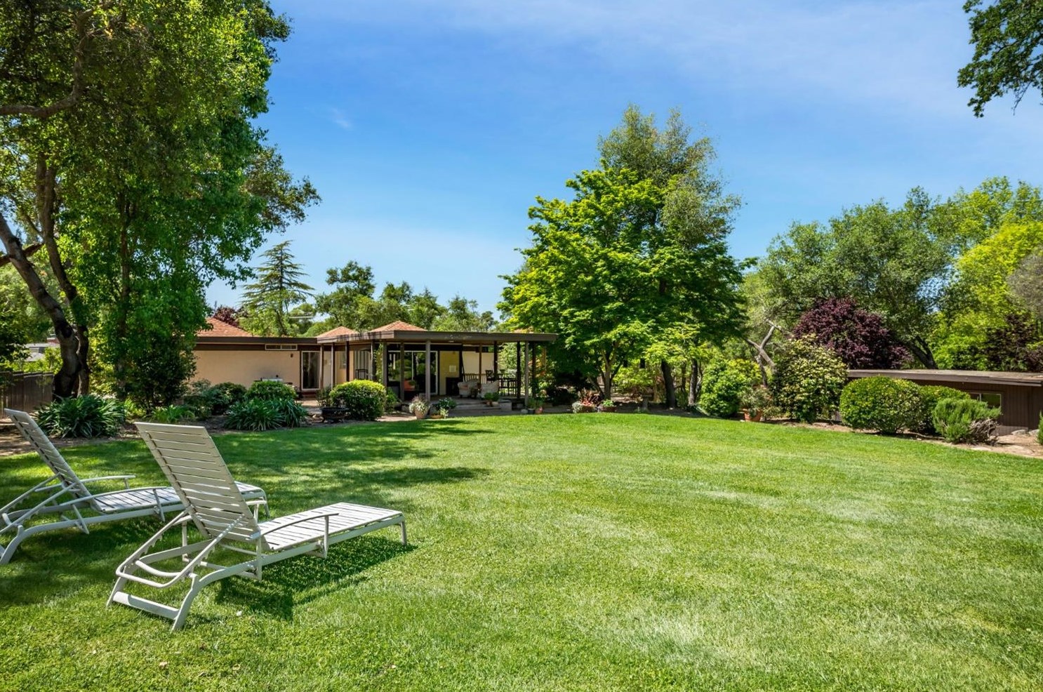 7375 Morningside Dr, Roseville CA 95746-8158 exterior