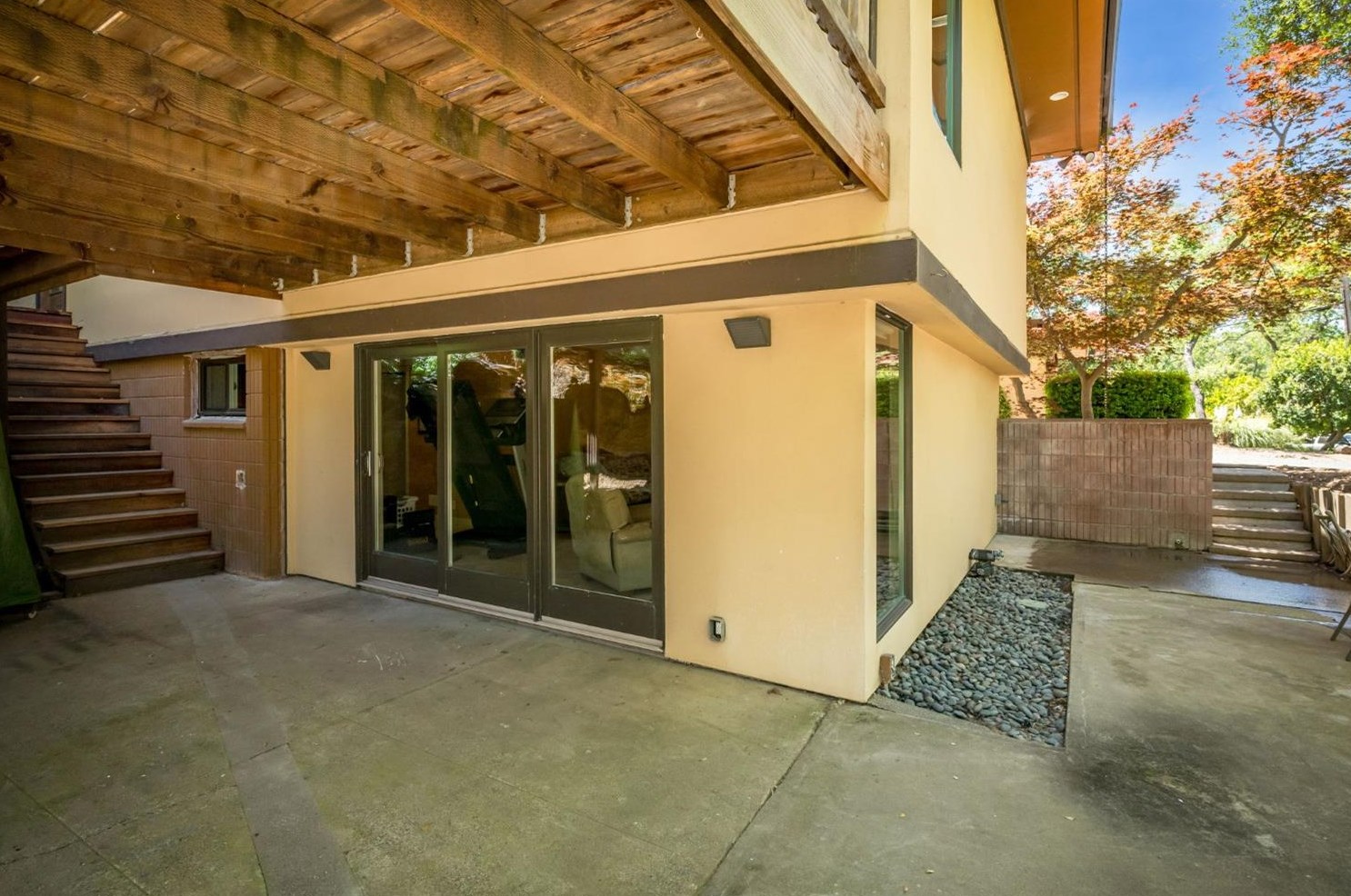 7375 Morningside Dr, Roseville CA 95746-8158 exterior