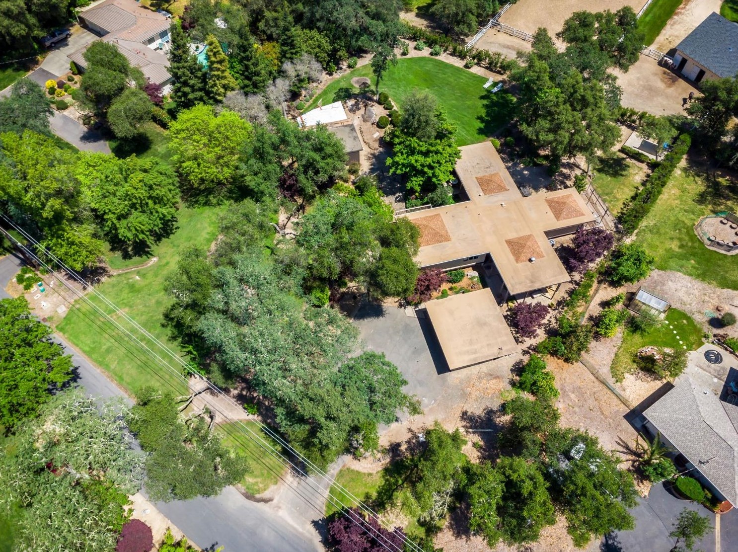 7375 Morningside Dr, Roseville CA 95746-8158 exterior