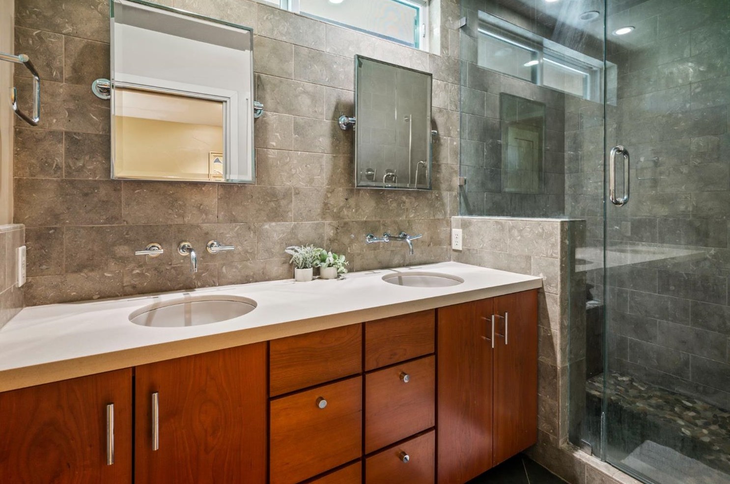 7375 Morningside Dr, Roseville CA 95746-8158 exterior