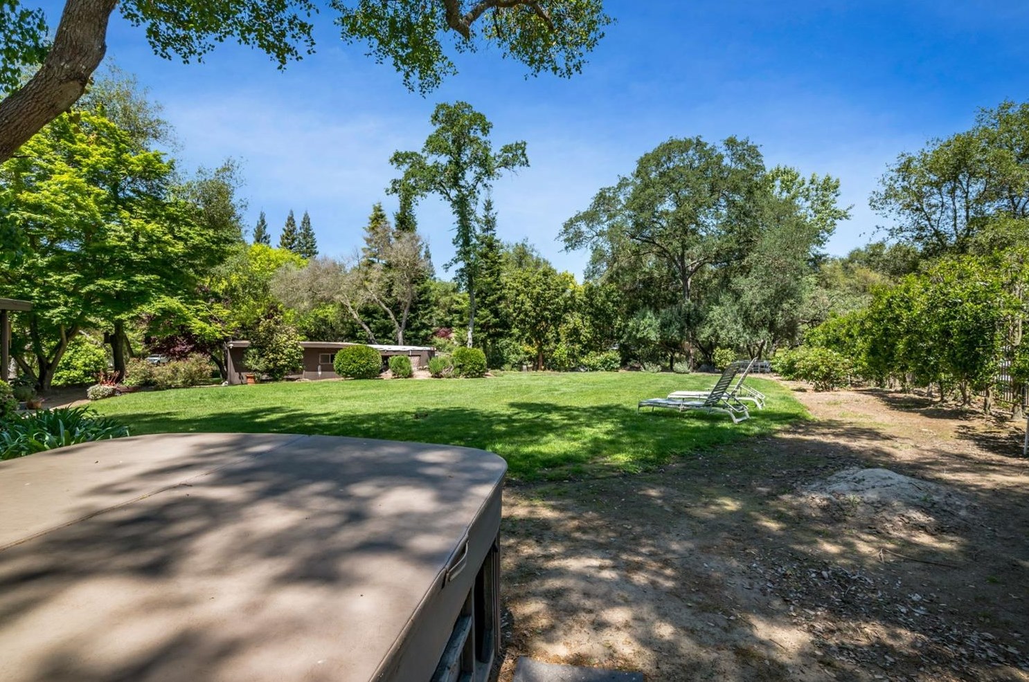 7375 Morningside Dr, Roseville CA 95746-8158 exterior