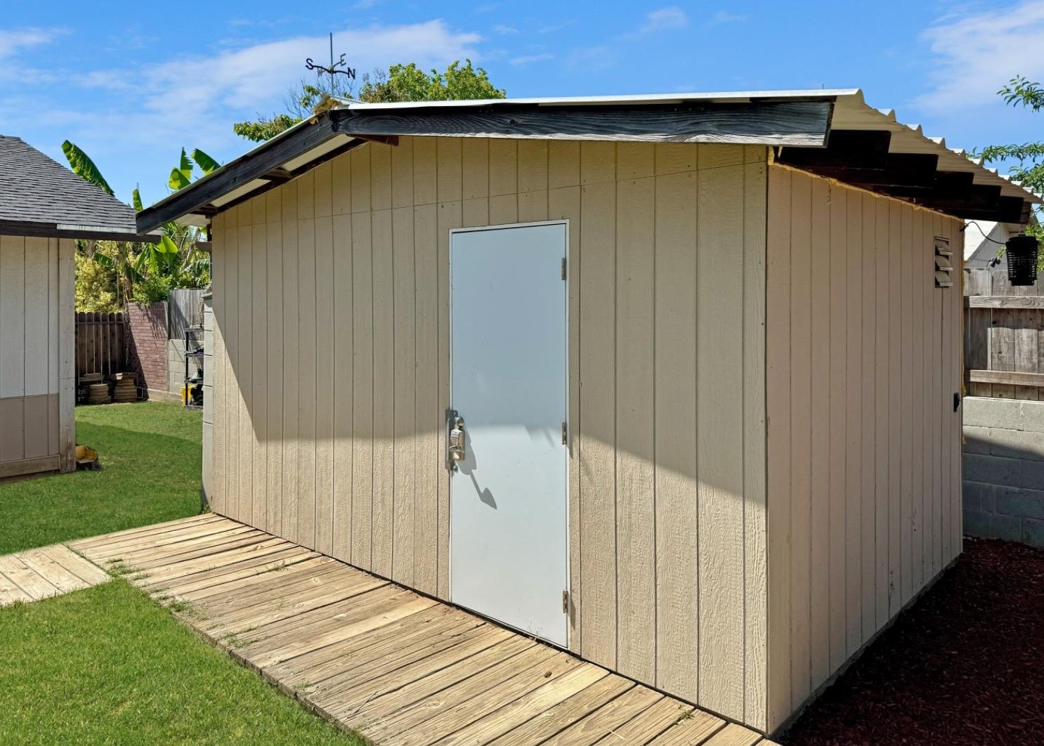 760 Southgate Dr, Fruto CA  95988-2047 exterior