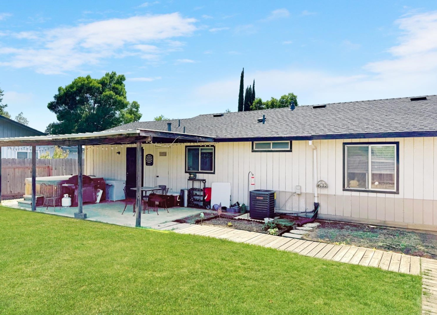 760 Southgate Dr, Fruto CA  95988-2047 exterior