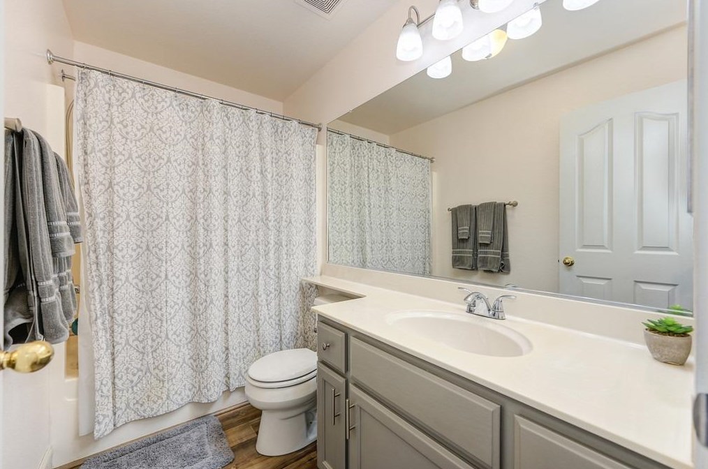 3335 Poppy St, West Sacramento CA  95691-5444 exterior