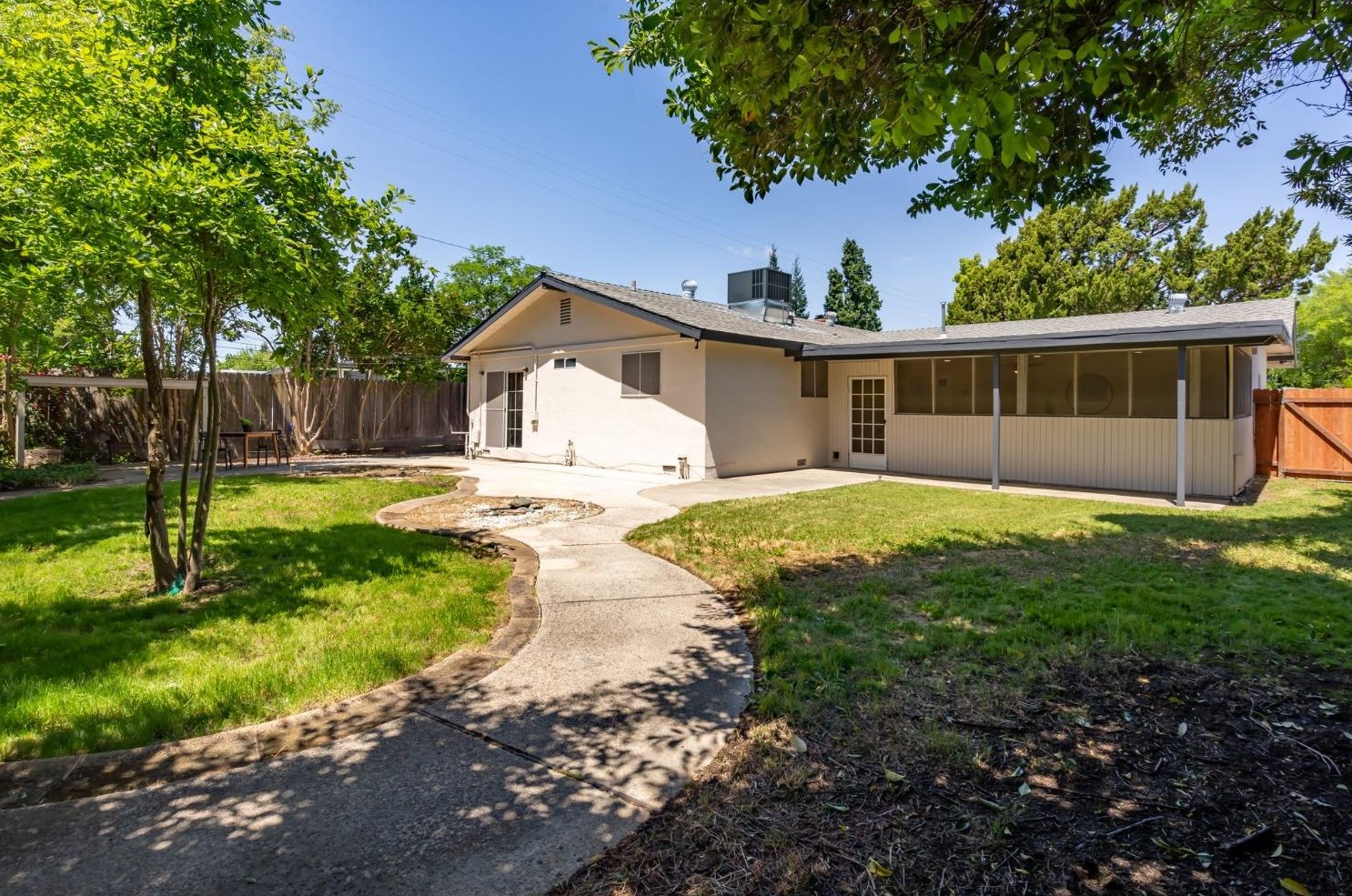 4332 Figwood Way, Sacramento CA  95864-0820 exterior