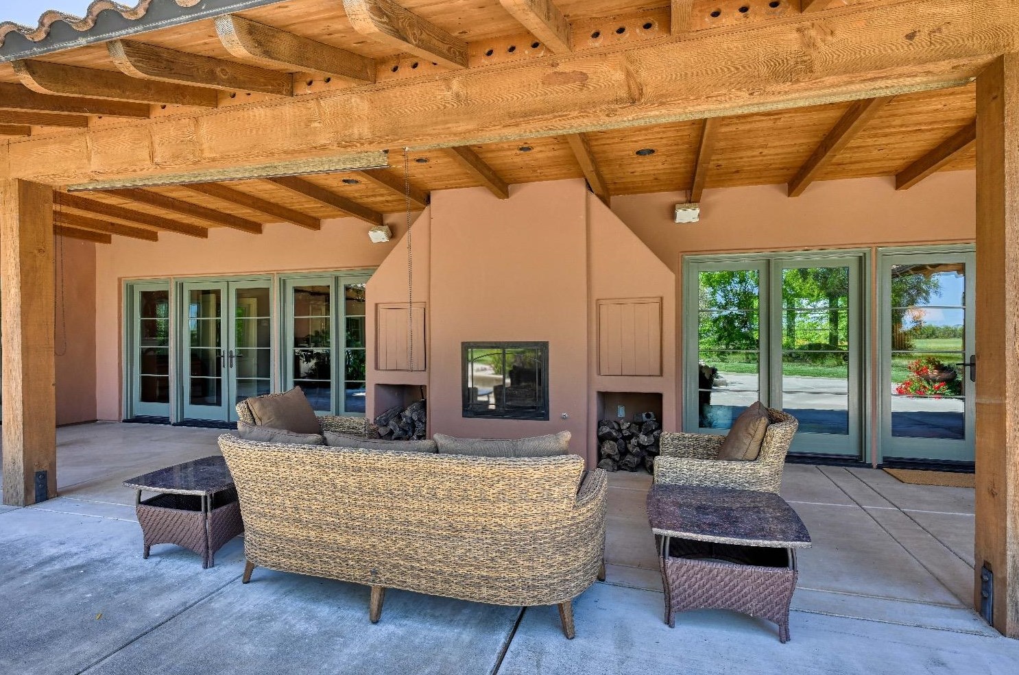 34284 Corcoran Hill Ln, Davis CA 95616-9407 exterior