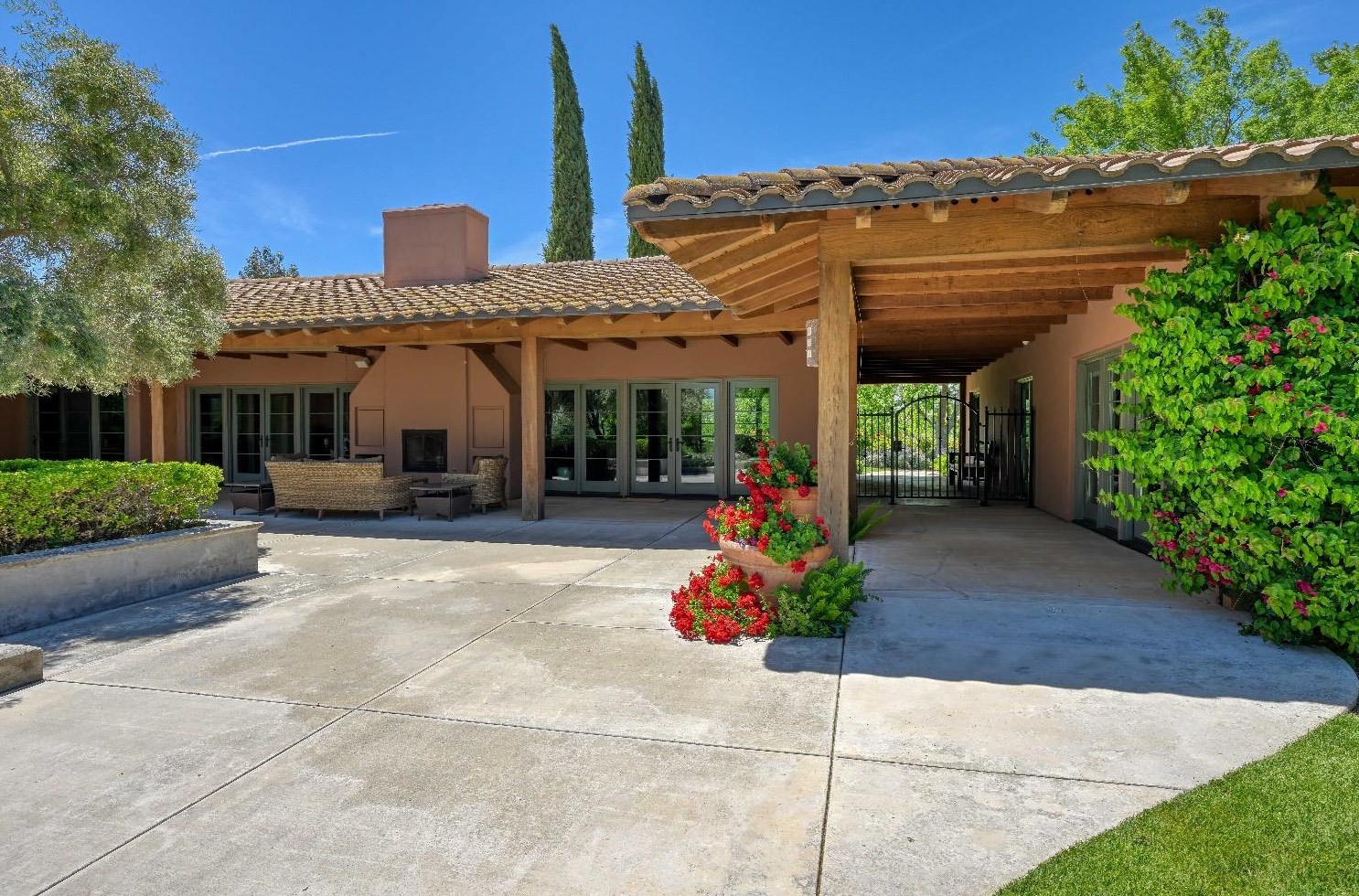 34284 Corcoran Hill Ln, Davis CA 95616-9407 exterior