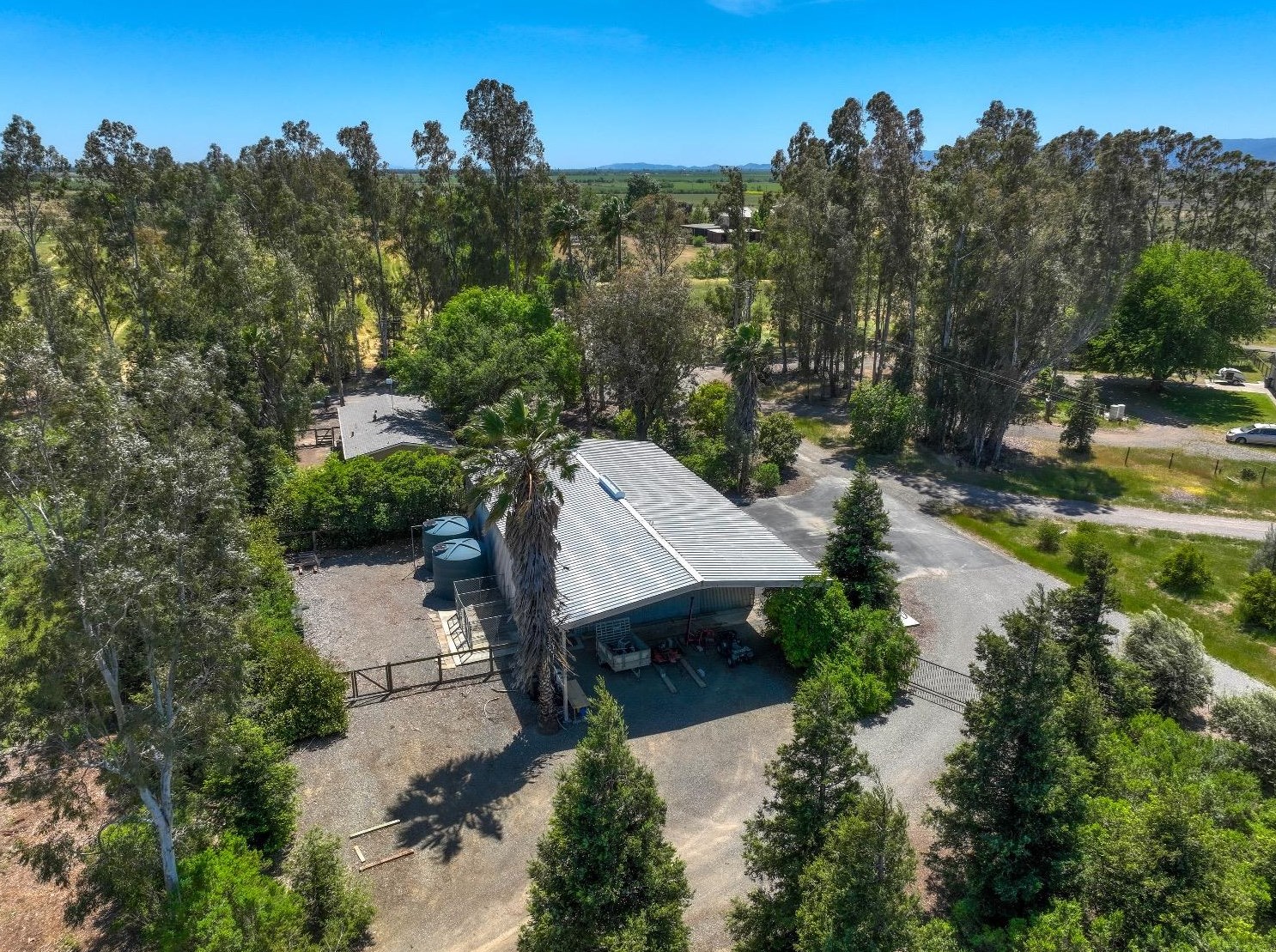 34284 Corcoran Hill Ln, Davis CA 95616-9407 exterior