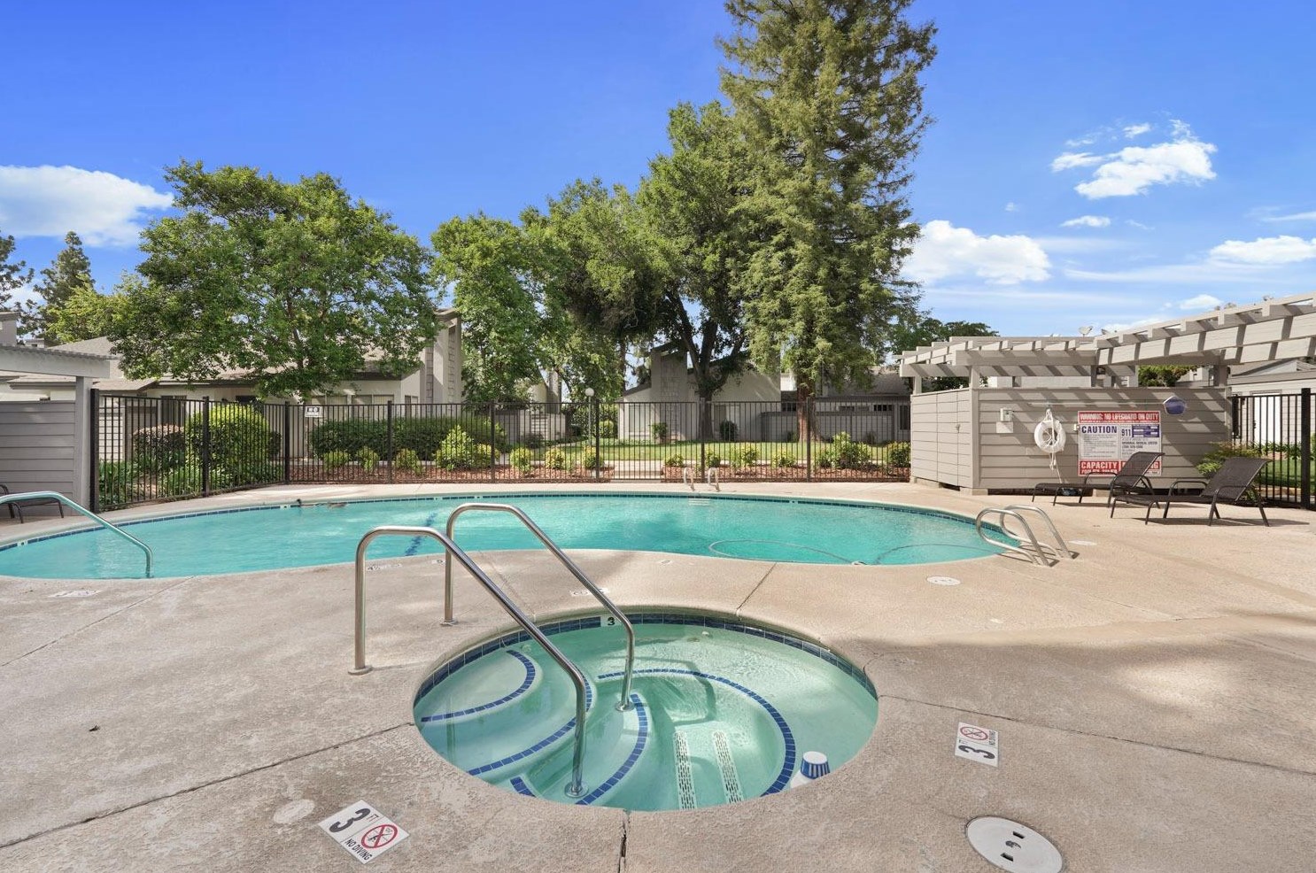 1313 Floyd Ave, Modesto CA  95355-2009 exterior