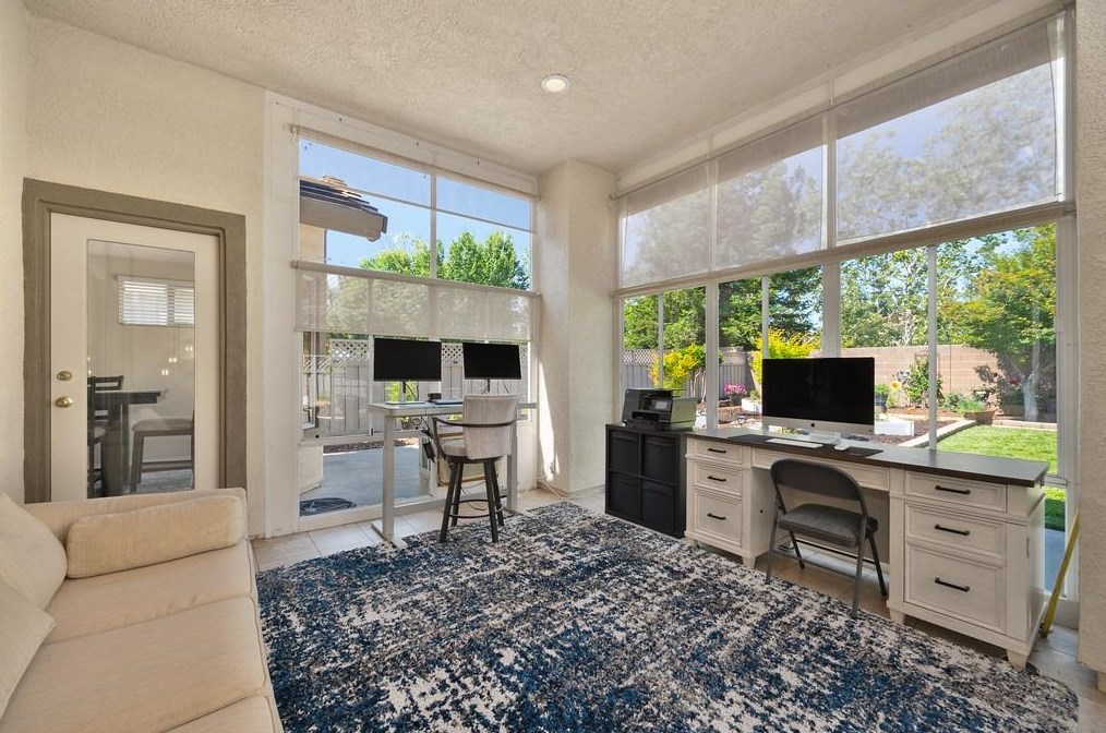 7235 Timberrose Way, Roseville CA  95747-8132 exterior