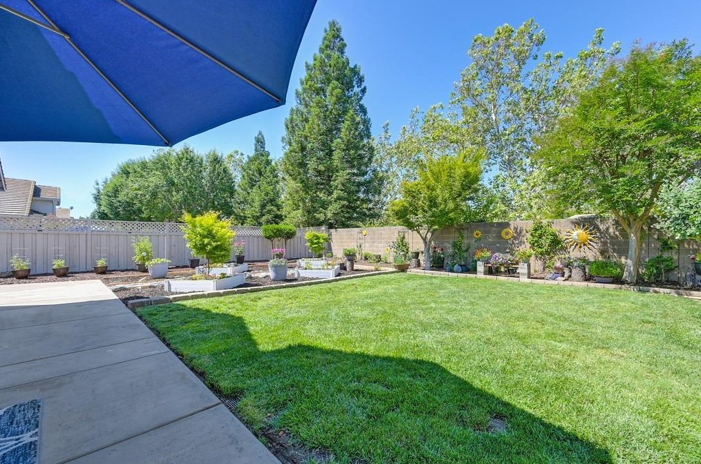 7235 Timberrose Way, Roseville CA  95747-8132 exterior