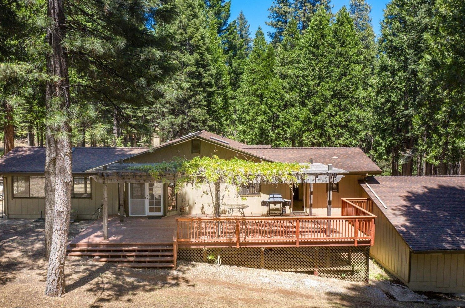 6832 Retreat Ln, Pacific House CA  95726-9465 exterior