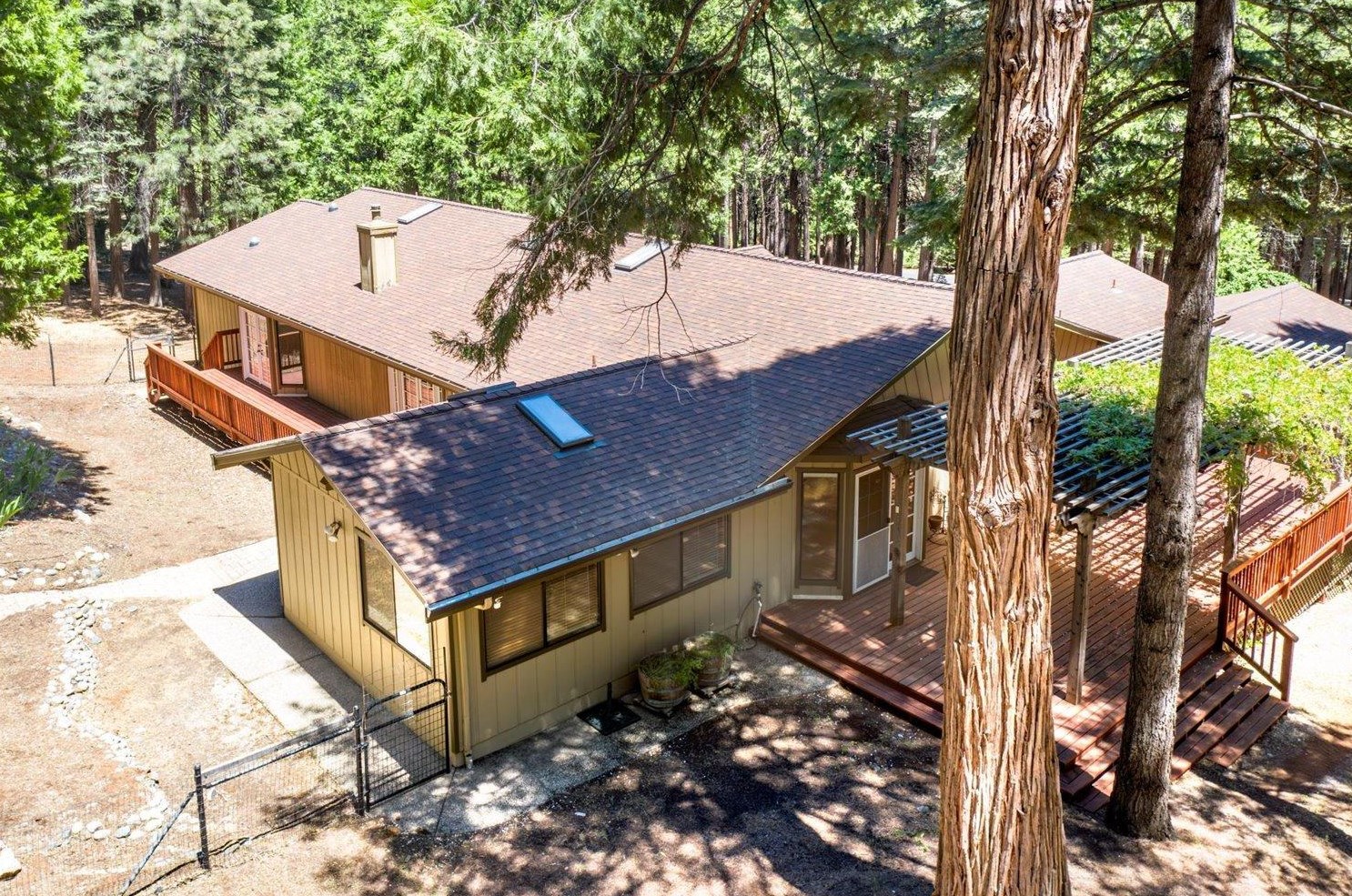 6832 Retreat Ln, Pacific House CA  95726-9465 exterior