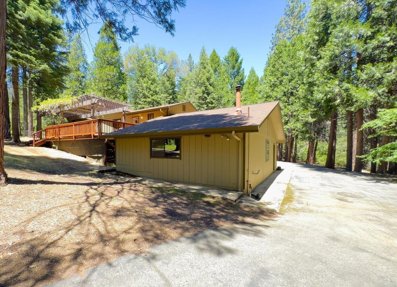 6832 Retreat Ln, Pacific House CA  95726-9465 exterior