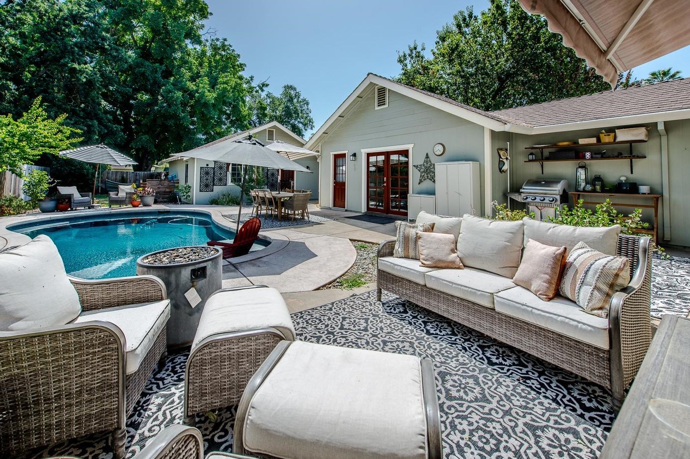 7 College St, Woodland CA  95695-3219 exterior