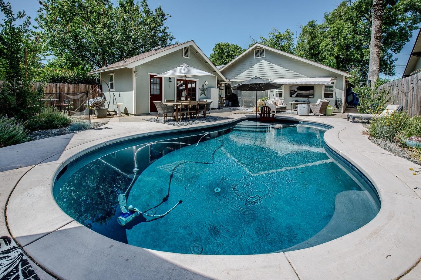 7 College St, Woodland CA  95695-3219 exterior