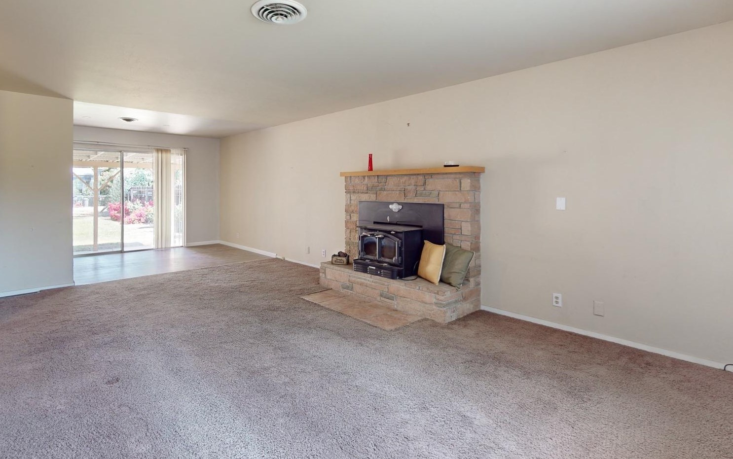 2489 Melton Cir, Pennington CA  95953-2115 exterior