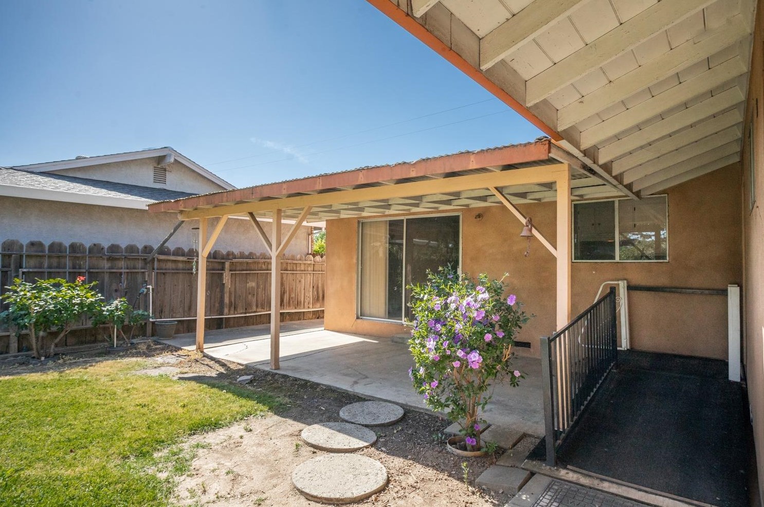 2489 Melton Cir, Pennington CA  95953-2115 exterior