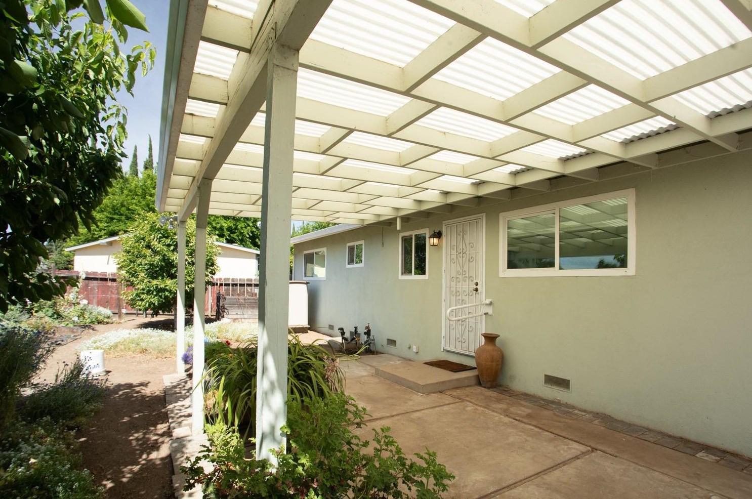 544 Laurel Dr, Yuba City CA  95991-6210 exterior