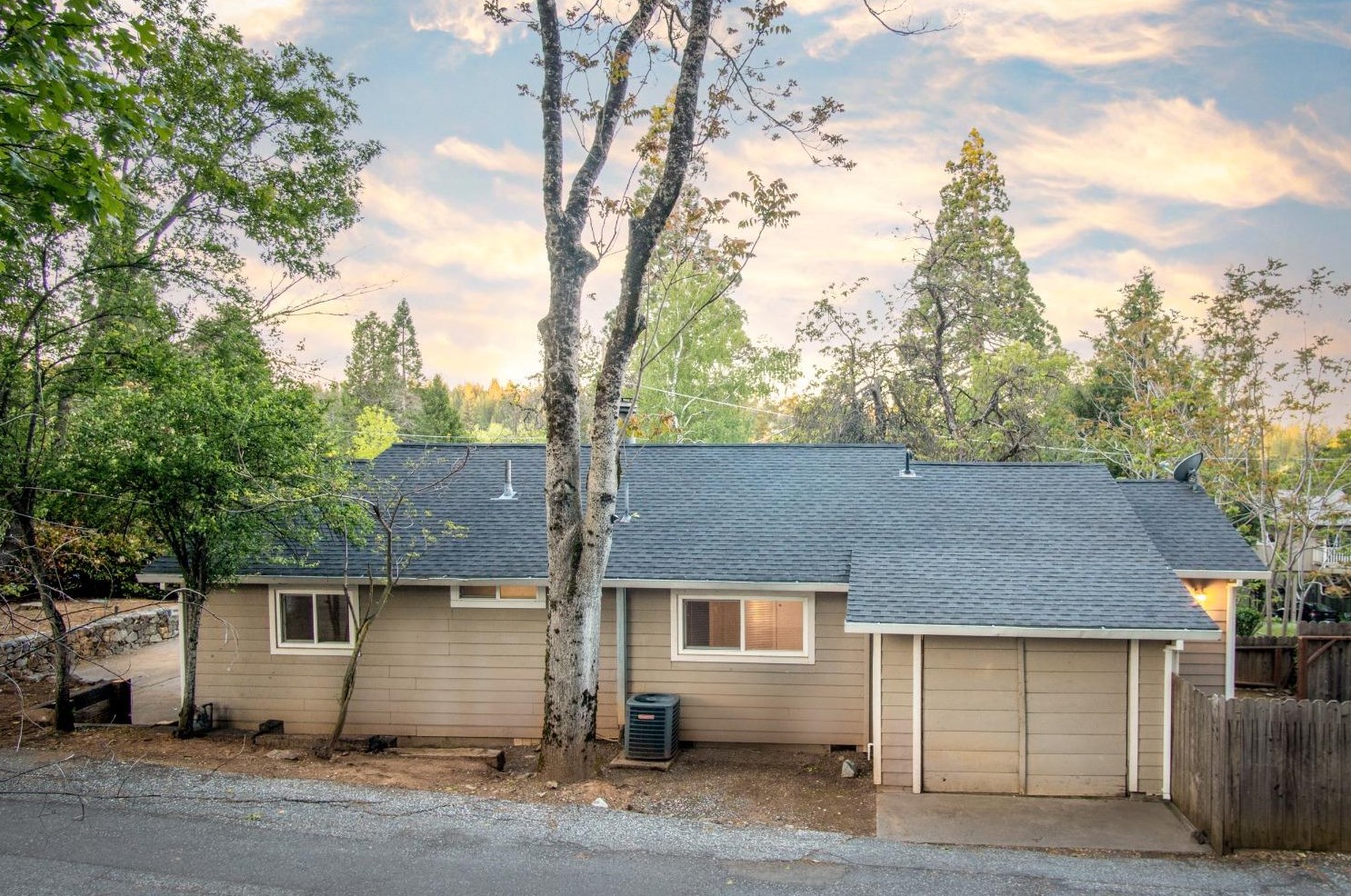 110 Maryland Dr, Grass Valley CA  95945-5966 exterior