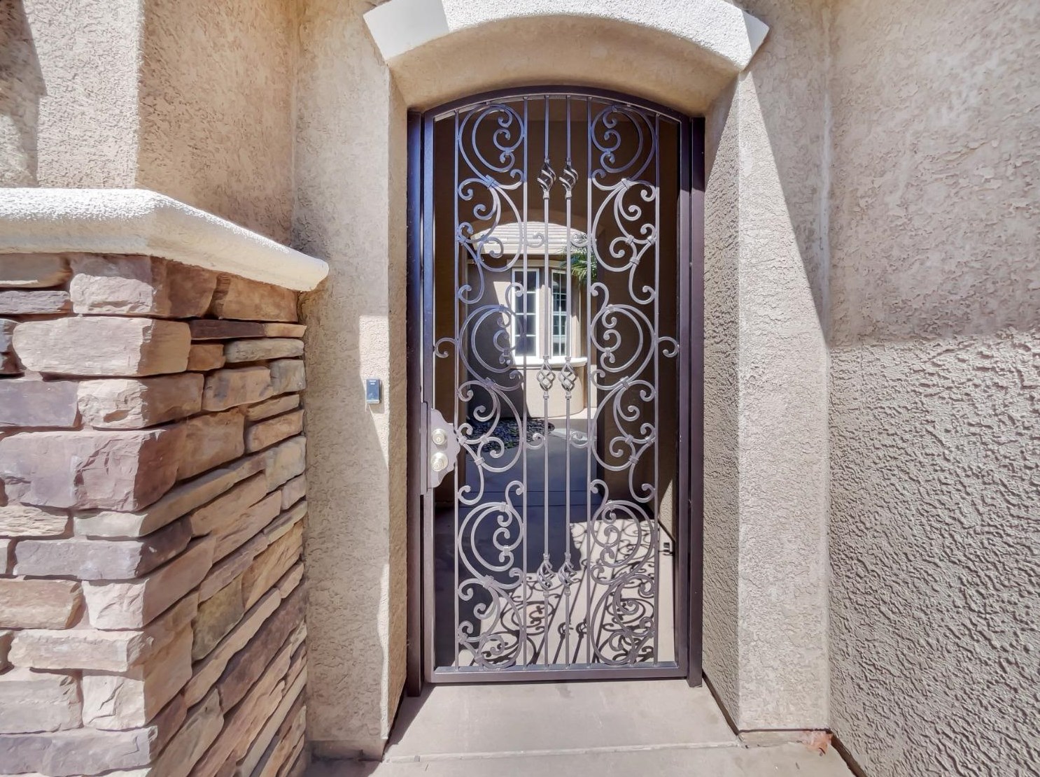 2216 Portsmouth Dr, Yuba City CA  95991-4014 exterior