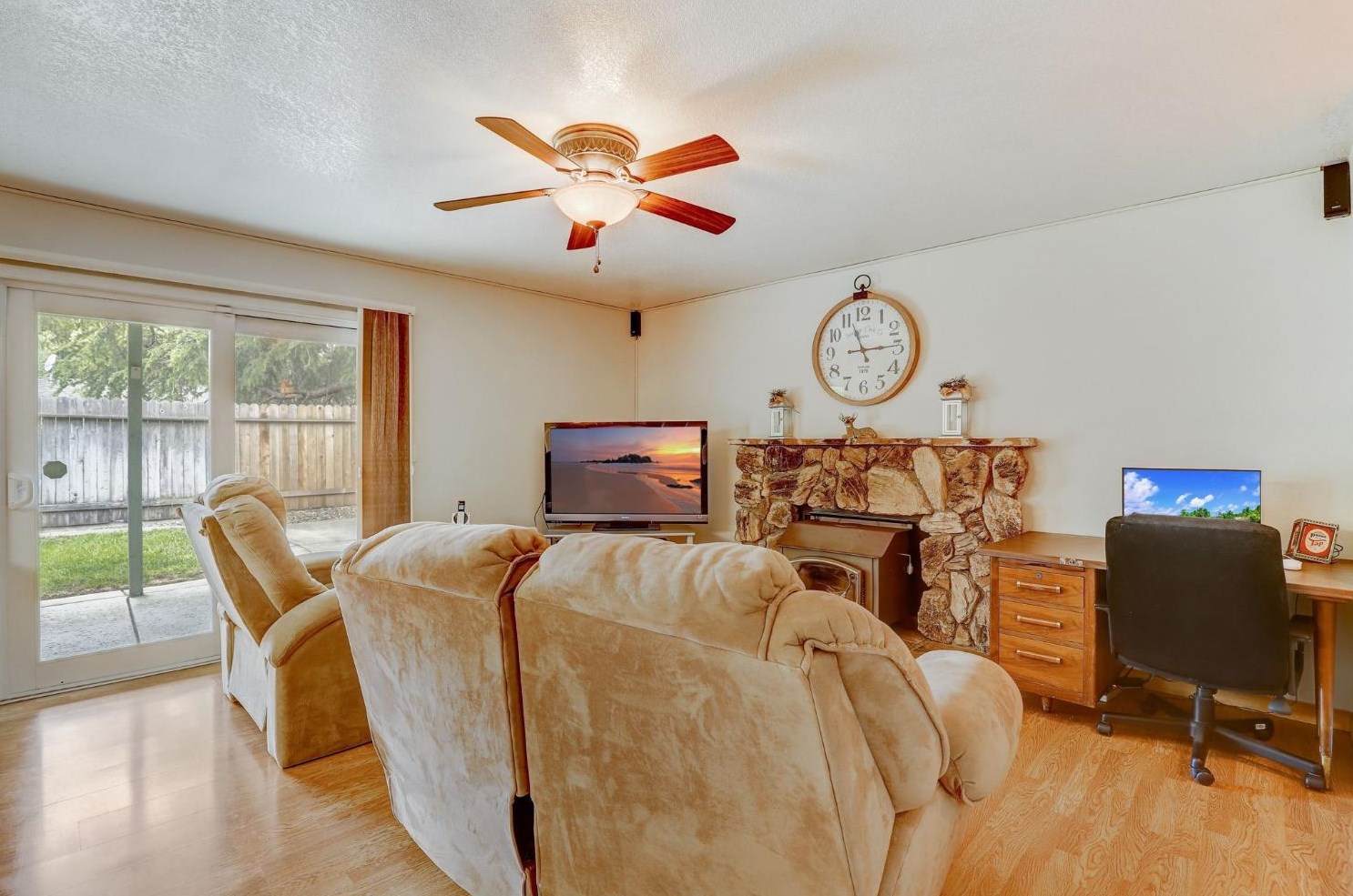 7201 Geowood Way, Citrus Heights CA  95610-3927 exterior