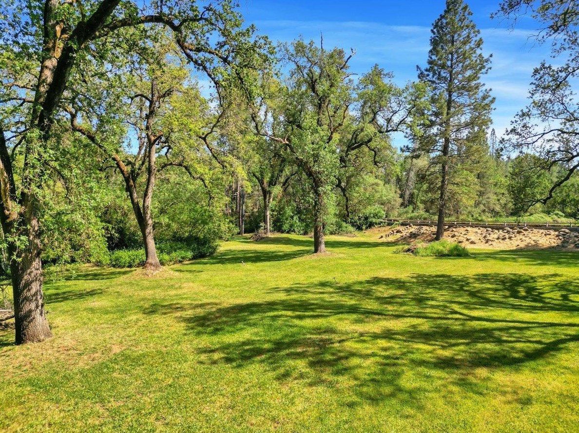 10334 Pleasant Vly Rd, Lake Wildwood CA  95946-9425 exterior