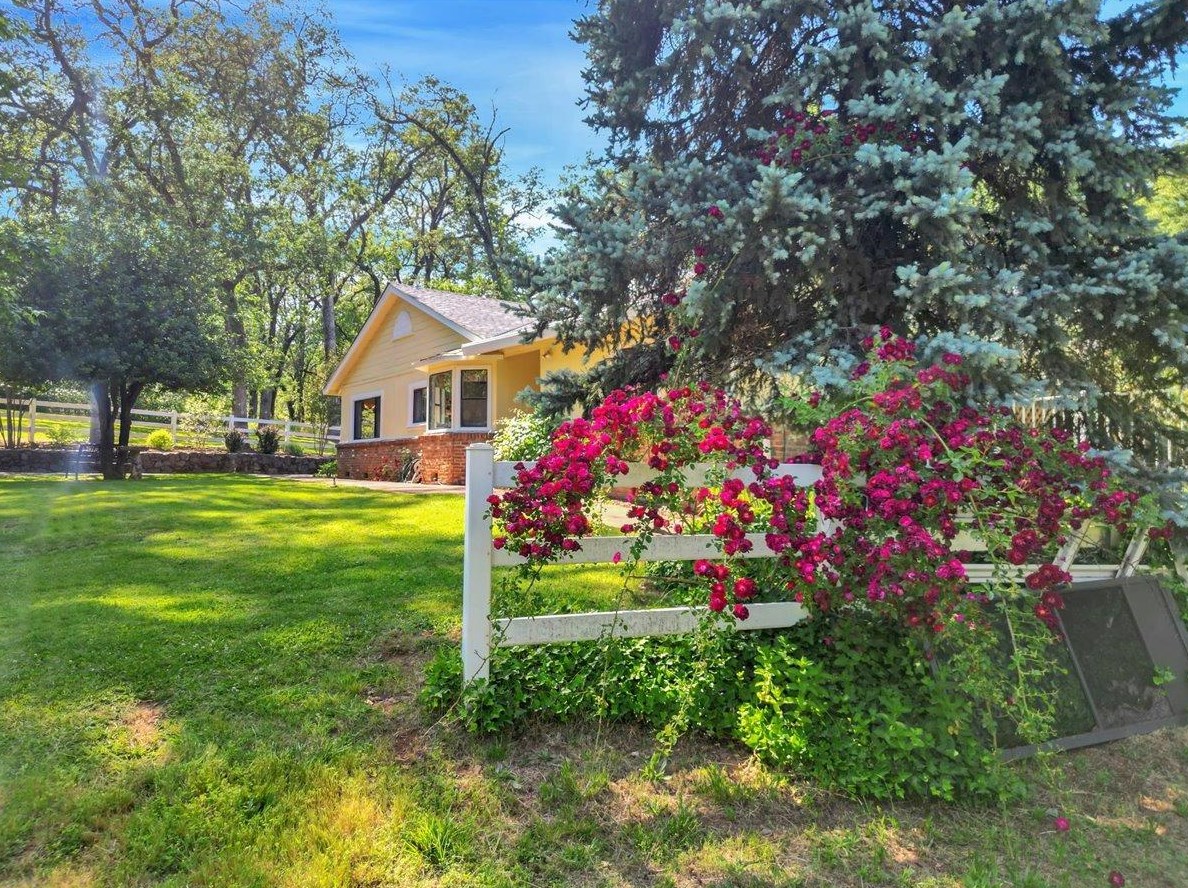 10334 Pleasant Vly Rd, Lake Wildwood CA  95946-9425 exterior