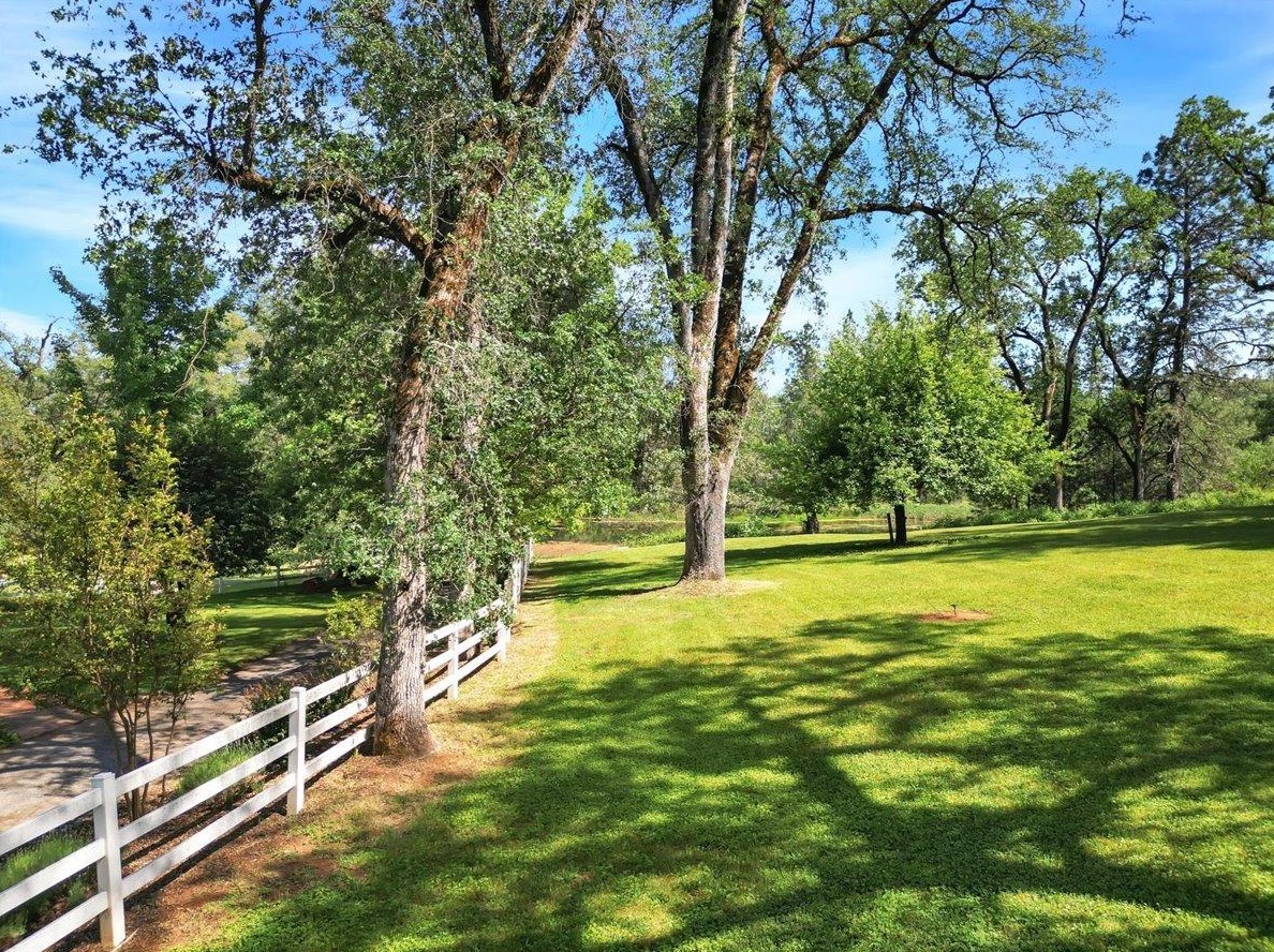 10334 Pleasant Vly Rd, Lake Wildwood CA  95946-9425 exterior