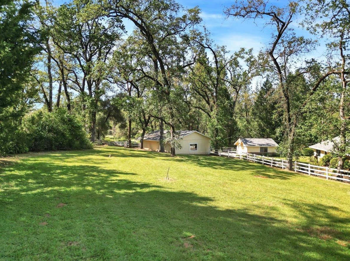 10334 Pleasant Vly Rd, Lake Wildwood CA  95946-9425 exterior