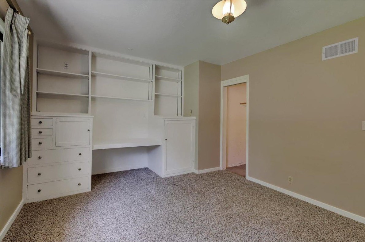 10334 Pleasant Vly Rd, Lake Wildwood CA  95946-9425 exterior