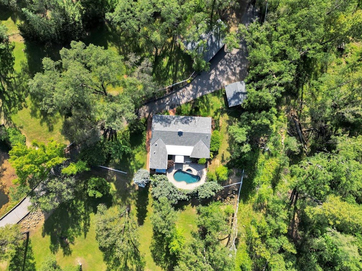 10334 Pleasant Vly Rd, Lake Wildwood CA  95946-9425 exterior