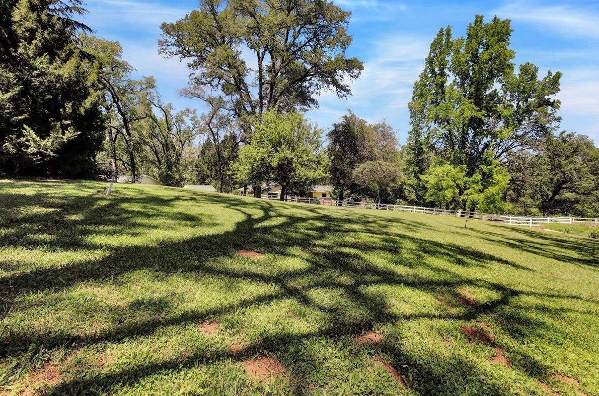 10334 Pleasant Vly Rd, Lake Wildwood CA  95946-9425 exterior