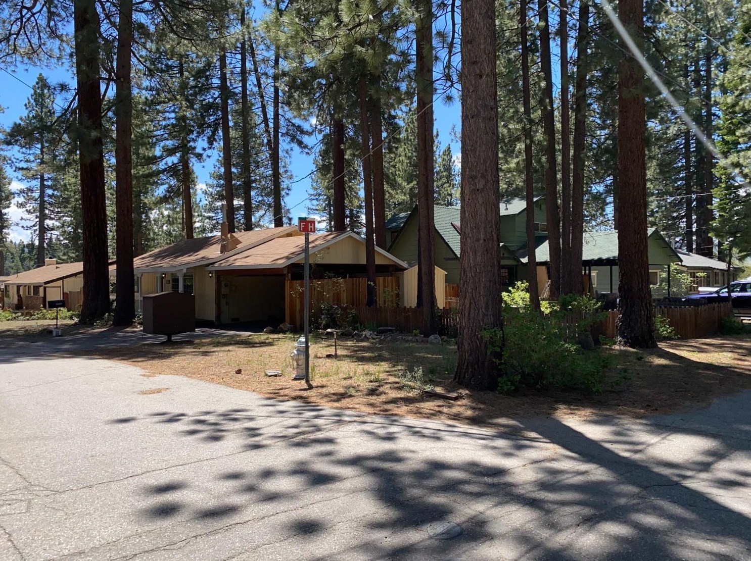 2945 Nevada Ave, South Lake Tahoe CA  96150-2747 exterior