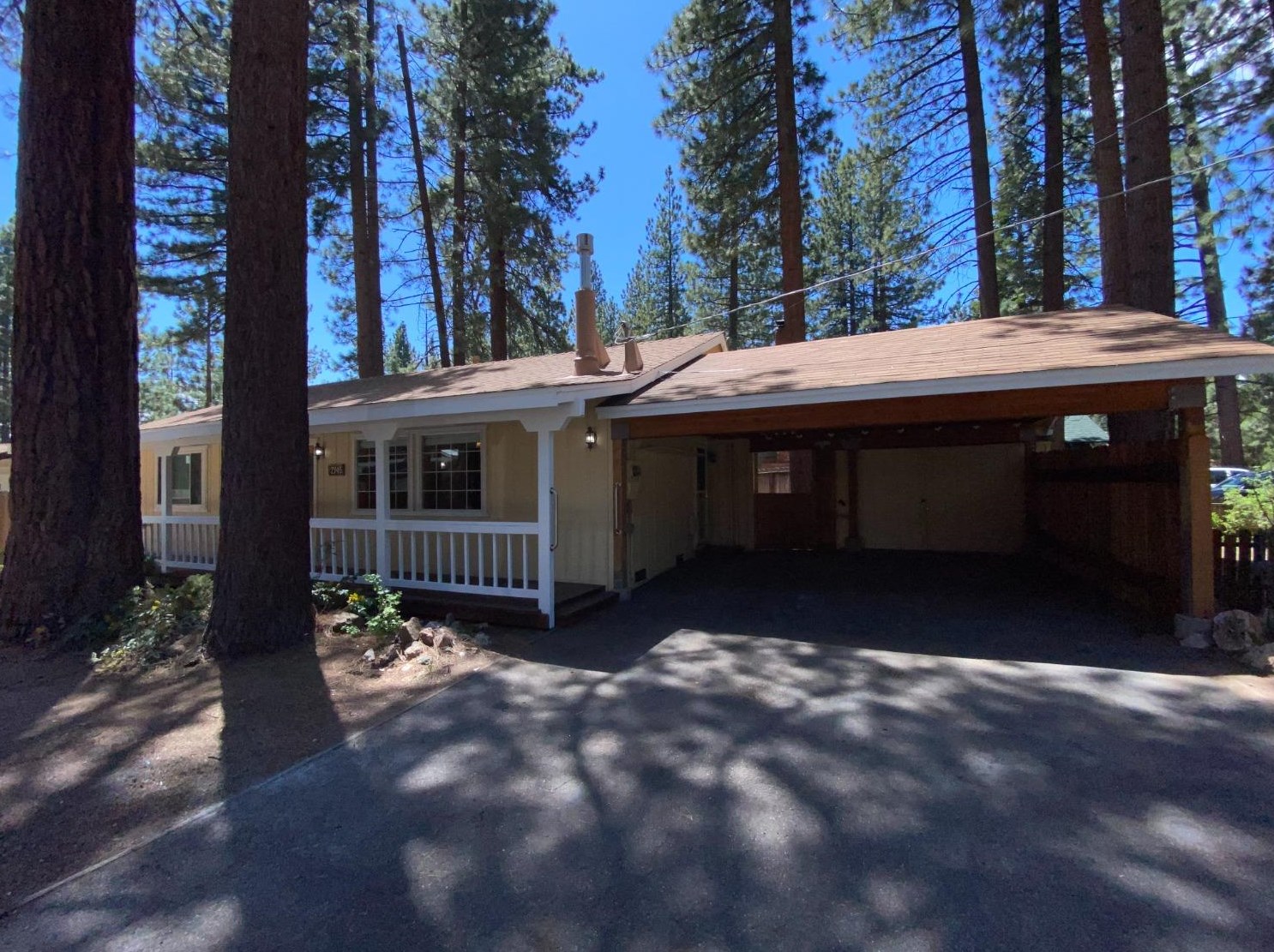 2945 Nevada Ave, South Lake Tahoe CA  96150-2713 exterior