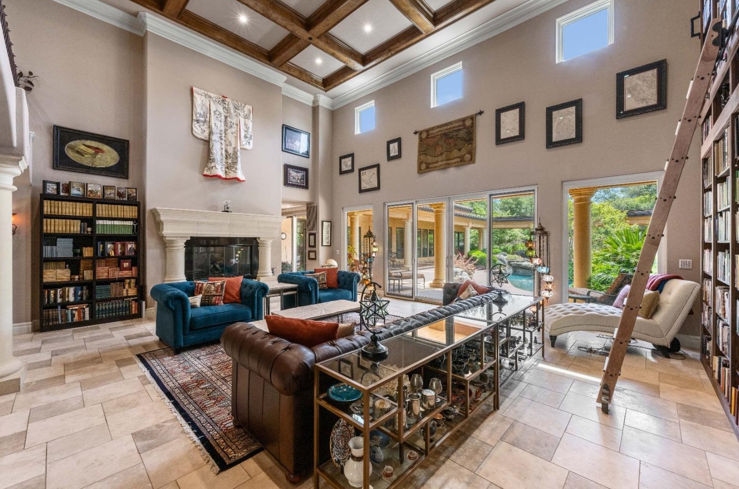 6352 Calle Montalvo Cir, Roseville CA  95746-5821 exterior