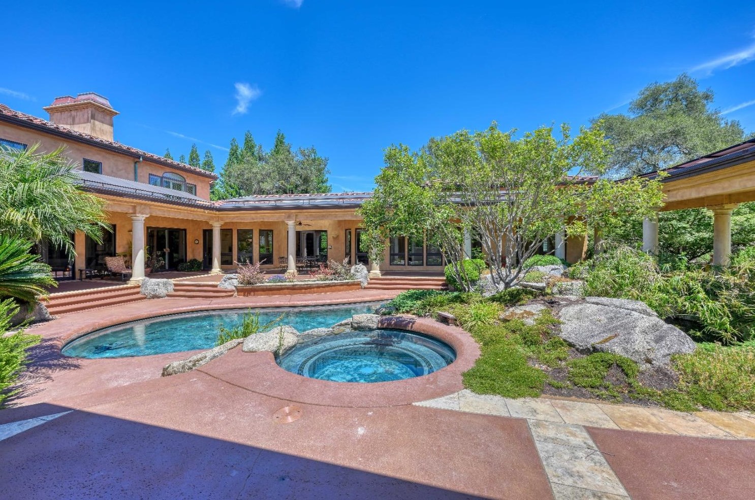 6352 Calle Montalvo Cir, Roseville CA  95746-5821 exterior