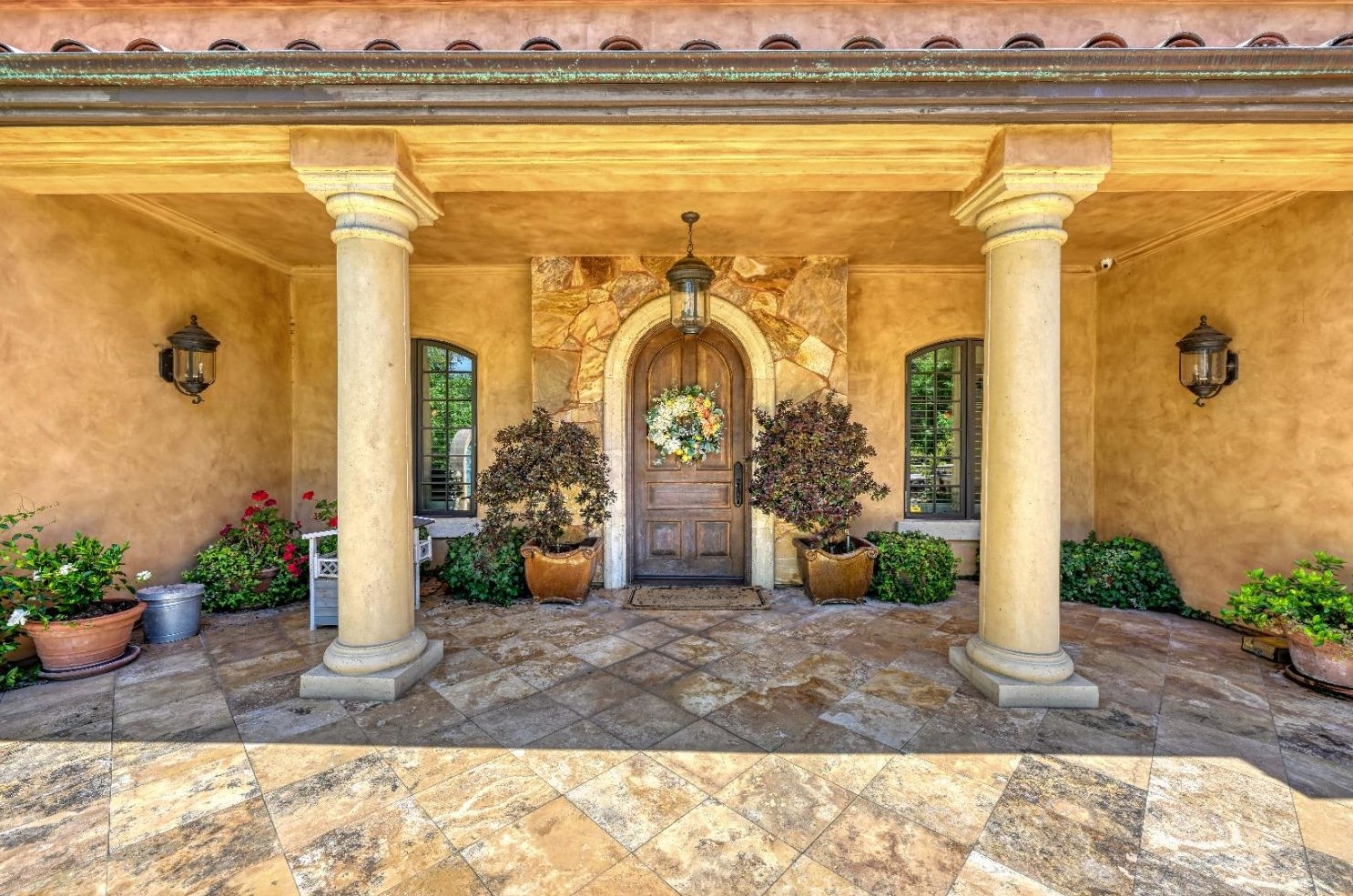 6352 Calle Montalvo Cir, Roseville CA  95746-5821 exterior