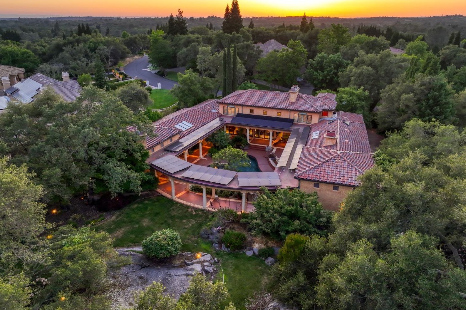 6352 Calle Montalvo Cir, Roseville CA  95746-5821 exterior